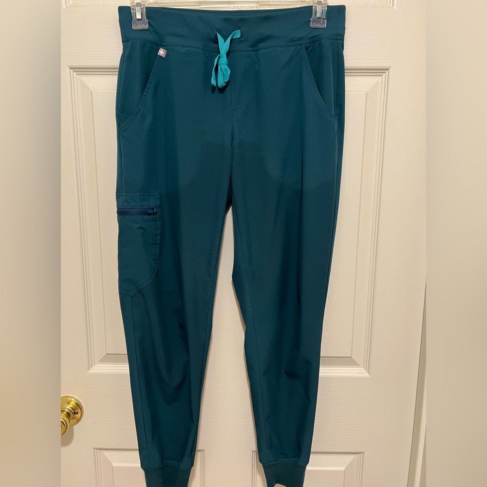 Figs FIONLITE Zamora petite jogger scrub pants size S in Caribbean blue.